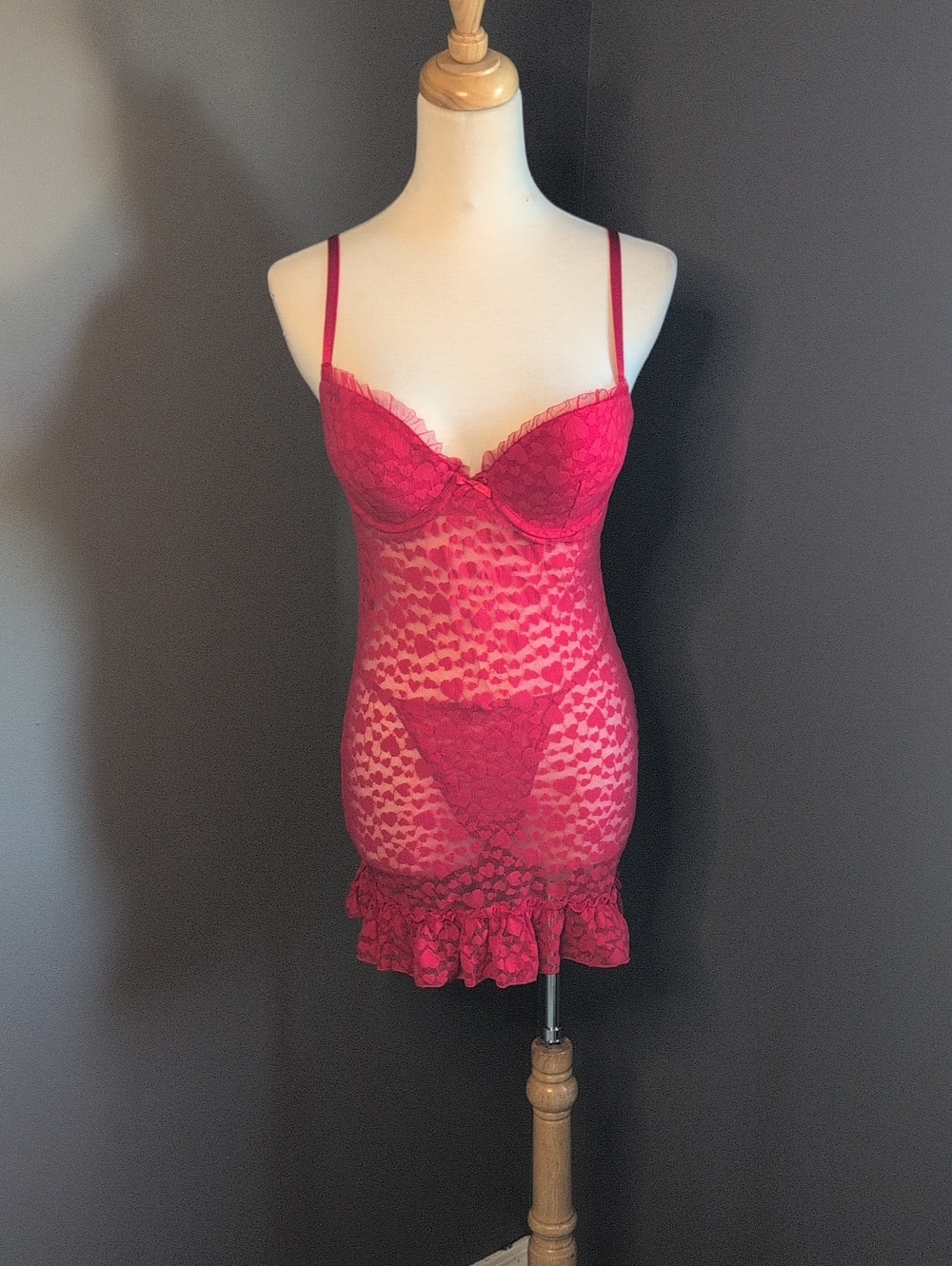 NWT Victoria's Secret Red Lace Heart-Pattern Chemise And Matching Panties Size M